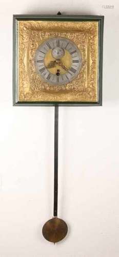 Antique wall clock with 18th century German clock. Miss the call. Functions not tested. Size: 23 x