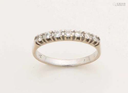 White gold ring, 750/000, with diamonds. Ring with 7 brilliant cut diamonds, total approx. 0.26