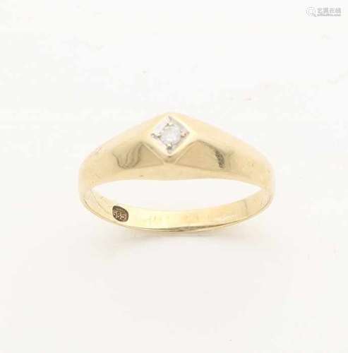 Yellow gold ring, 585/000, with diamond. Ring with polished band in the middle in a diamond-shaped