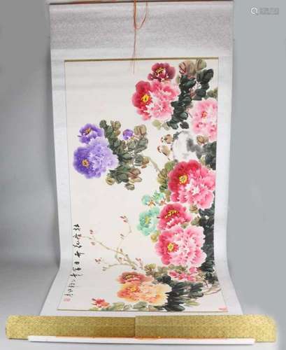 Ancient Chinese scroll painting with floral decor + signature. Second half of the 20th century.