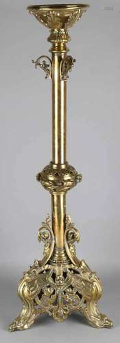 Beautiful large 19th century gold plated brass ecclesiastic candlestick. Neo Renaissance. Size: H 85