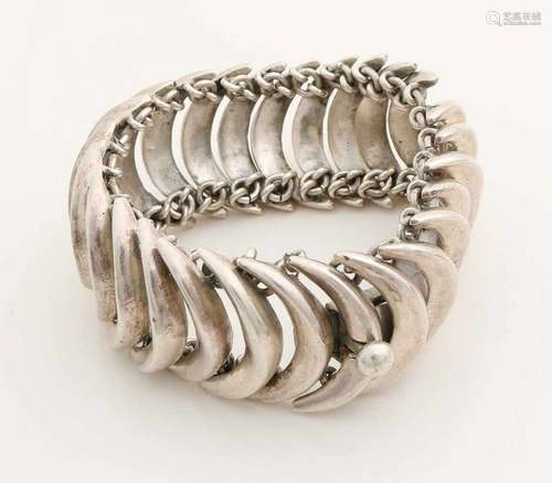 Wide silver bracelet, 925/000, with links in the shape of moons. Equipped with lock and safety.