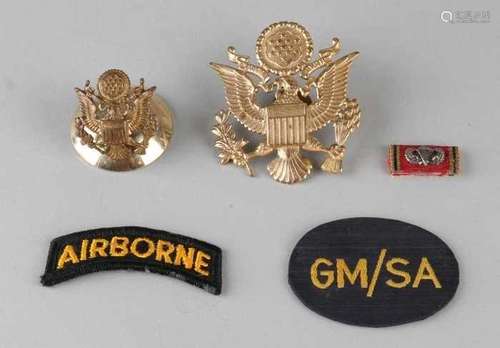 Lot USA WW II insignia. US Army + Airborn. Size: 3 - 7 cm. In good condition. Los USA WW II