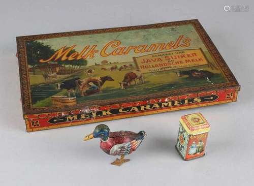 Three times antique look. Lithographed. Consisting of: Sample Droste Cocoa. Mechanical toy