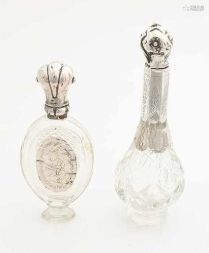 Two odeo vials with silver collar, foot and cap, 833/000. An oval-cut vial with checkered and an