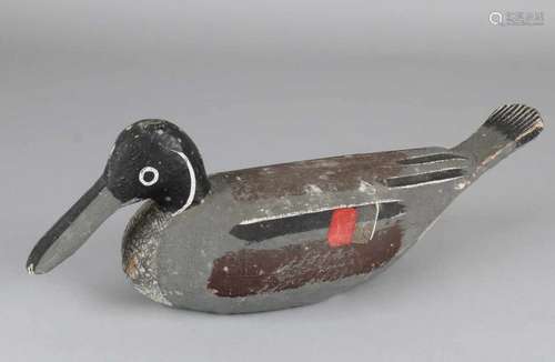 Antique hand-painted wooden lure. Circa 1900. Size: 12 x 32 x 12 cm. In reasonable / good condition.