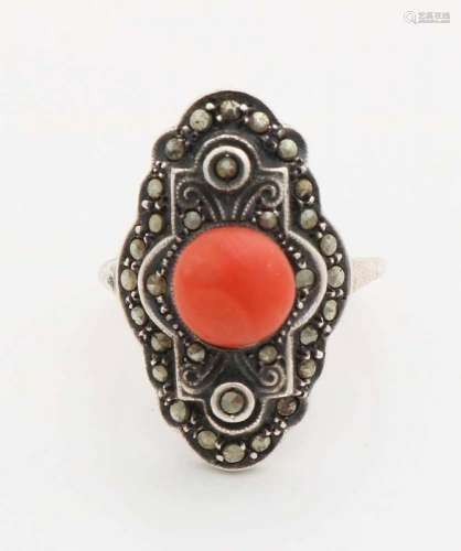 Silver ring, 925/000 with blood coral and marquee. Oval-returned model. 2.5x1.5mm. ø 47. Silberring,