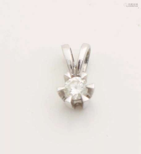 Platinum solitaire pendant, 900/000, with a brilliant cut diamond, approx 0.14 ct. 10 mm. about 0.