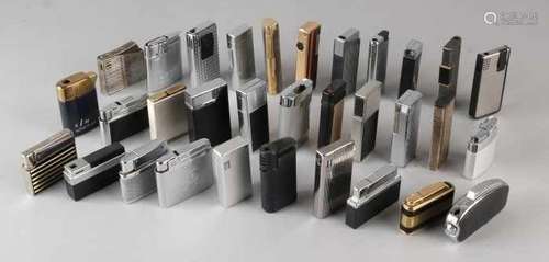 Lot with 33 lighters including; Rowenta Men, Kawee, Ibelight, Maruman, Win, Scorpio, Consul Amor,