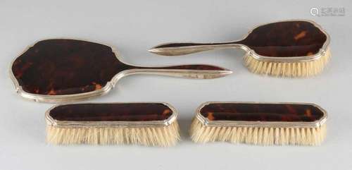 Four piece hood set, with silver and turtle, 925/000, with a hand mirror, a brush with handle and