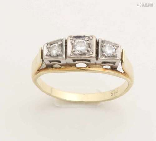 Yellow gold ring, 585/000, with diamond. Art Deco. Ring with 3 soldered white gold chatons set