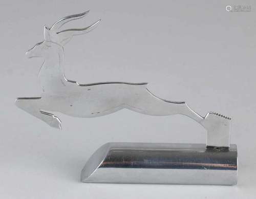 Art Deco chrome-plated paperweight with removable pivotable deer. Circa 1930. Size: 13 x 15 x 3