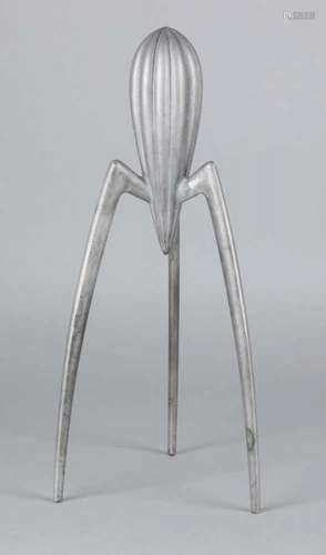 Philippe Starck. Alessi aluminum citrus press. Size: H 30 cm. In good condition. Philippe Starck.