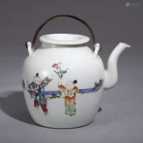 CHINESE FAMILLE ROSE CIRCLE TEAPOT