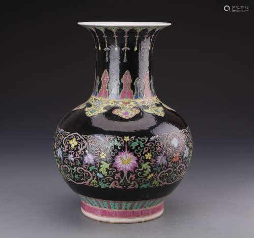 CHINESE FAMILLE ROSE VASE WITH GUANGXV MARK