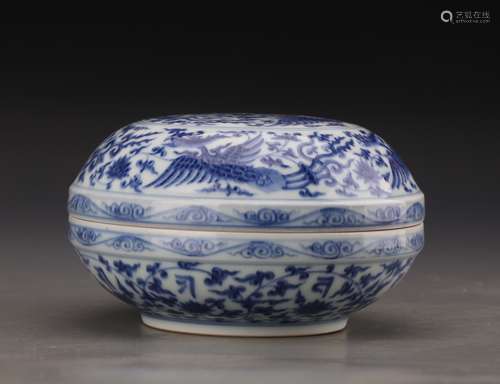 CHINESE BLUE AND WHITE BOX AND COVER WITH CHENGHUA MARK