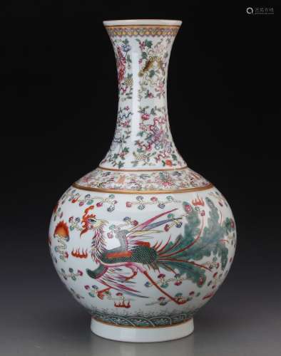 CHINESE GILT FAMILLE ROSE VASE WITH GUANGXV MARK