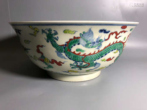 14-16TH CENTURY, A CLASHING COLOR BOWL, MING DYNASTY