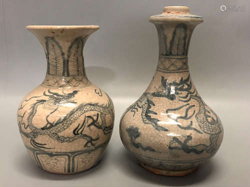 14TH-16TH CENTURY, A SET OF HONGWU BLUE&WHITE VASES, MING DYNASTY