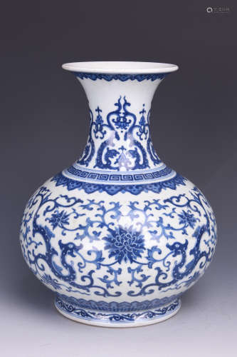 BLUE AND WHITE 'FLOWERS AND DRAGONS' VASE