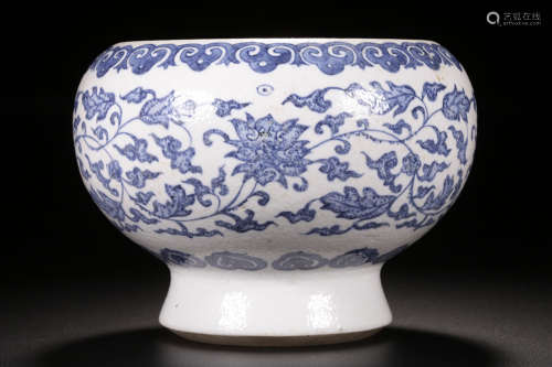 BLUE AND WHITE 'FLOWERS' JAR, BO