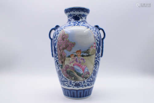BLUE AND WHITE 'WESTERN PORTRAITS' OPEN MEDALLION VASE WITH HANDLES