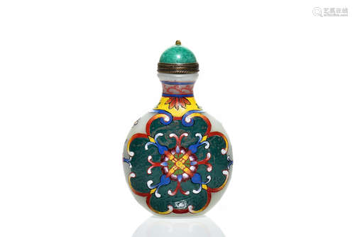 PAINTED WHITE GLASS 'FLOWERS' SNUFF BOTTLE