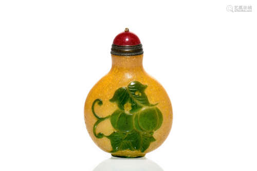 GREEN OVERLAY YELLOW GLASS 'INSECTS AND VEGETABLES' SNUFF BOTTLE