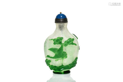 GREEN OVERLAY GLASS 'FLOWERS AND BIRDS' SNUFF BOTTLE
