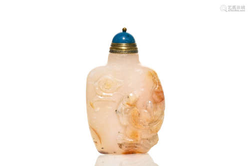 AGATE CARVED SNUFF BOTTLE