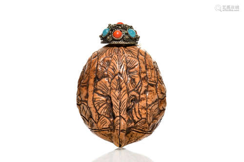 WALNUT CARVED SNUFF BOTTLE