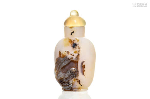 AGATE CLEVERLY CARVED 'CHILONG' SNUFF BOTTLE