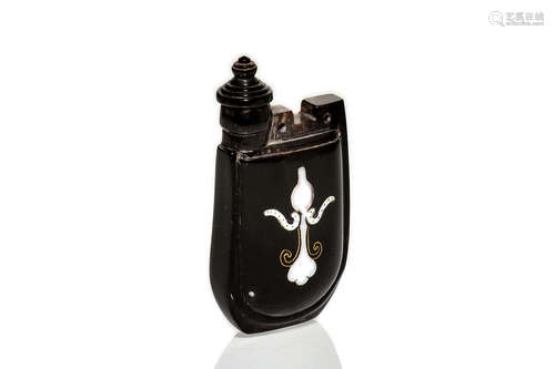 HORN CARVED SNUFF BOTTLE