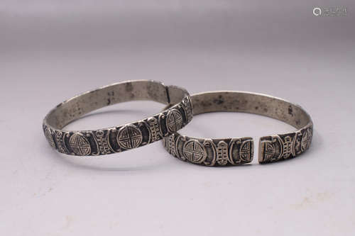 PAIR OF SILVER BANGLES