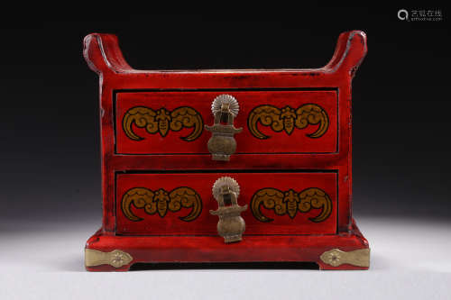RED LACQUER WOODEN JEWELRY BOX