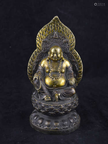 A GILT BRONZE MOLDED LAUGHING BUDDHA STATUE