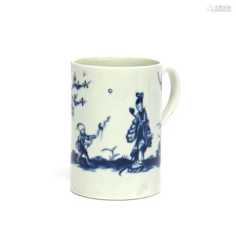 A Worcester blue and white mug c.1765, painted with the Walk in the Garden pattern, a Chinese boy