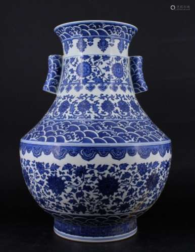 Large Chinese Qing Porcelain Blue&White Vase