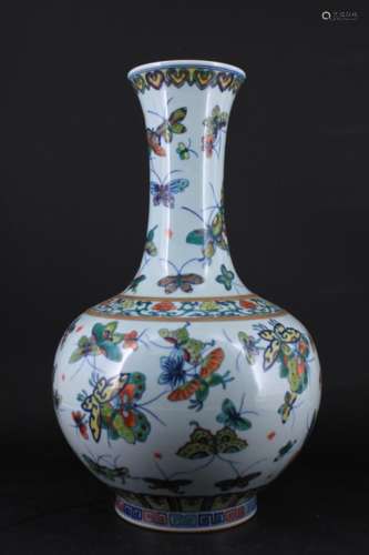 Large Chinese Qing Porcelain WuCai Vase