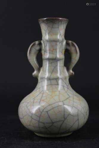 Chinese Song Porcelain Geyao Vase