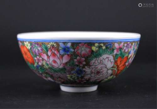 Chinese Qing Porcelain Hundred-Flower Bowl