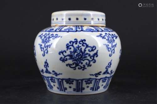 Chinese Ming Porcelain Blue&White Jar with Lid