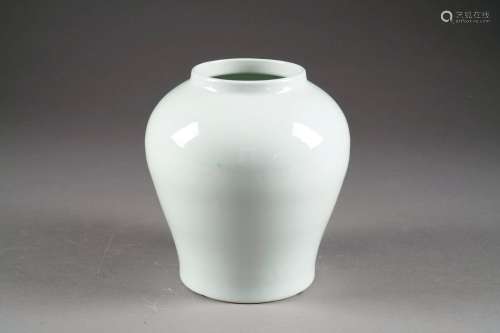Vase en Forme de jarre. Porcelaine de Chine à émai...