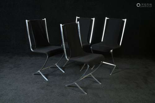 Pierre Cardin (1922)Suite de quatre chaises Vin...