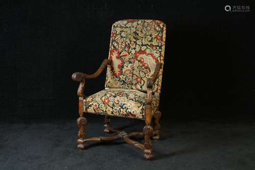 Fauteuil de Style Louis XIV. Dossier et assise gar...