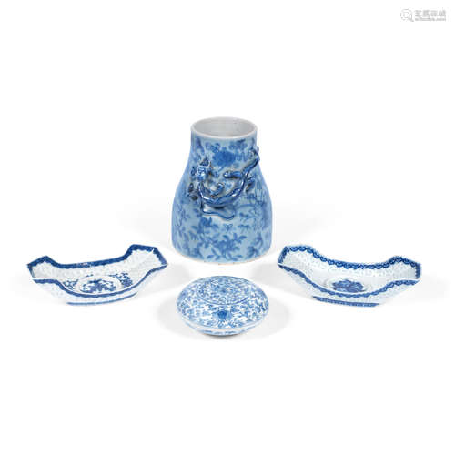 19th century and later A group of blue and white wares