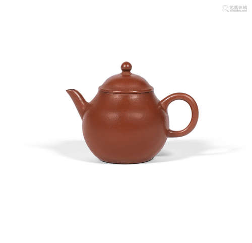 Early Qing Dynasty A small Yixing teapot and cover