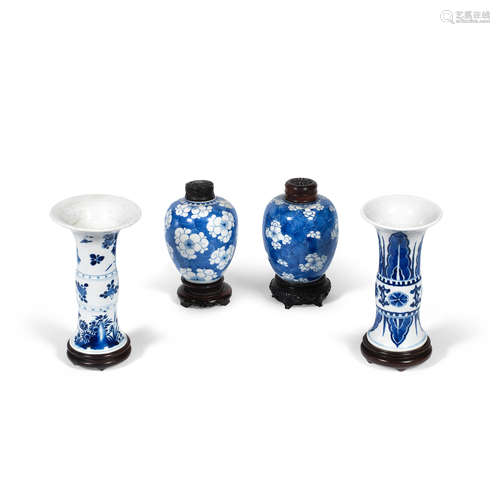 Kangxi Two blue and white sleeve vases, gu