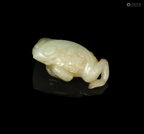 Qing Dynasty A green jade carving of a three-legged toad