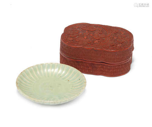 Qianlong A cinnabar lacquer lobed box and cover